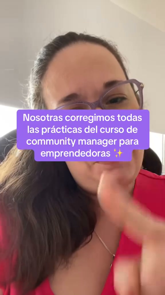 Mujeres que Emprenden Facebook ad: Curso de Community Manager para Emprendedoras