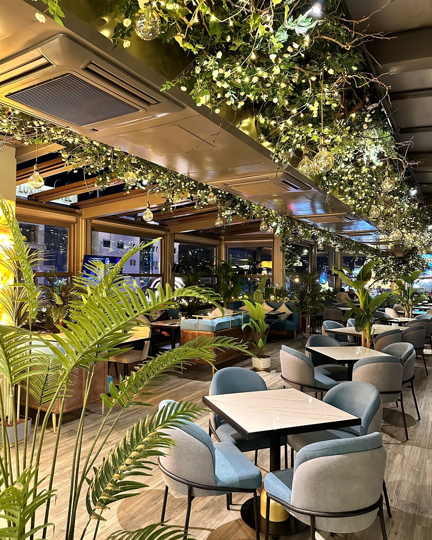 Bilkana Rooftop بالكانا Facebook ad: Good vibes, tasty food, exceptional service.
