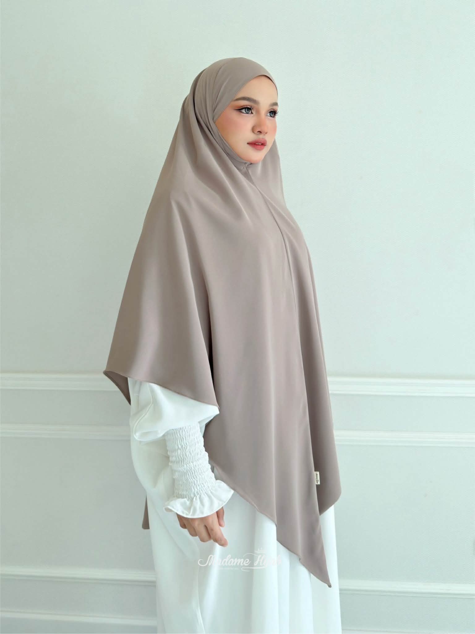 Madame hijab มาดามฮิญาบ Facebook ad: New Aura Instant Hijab