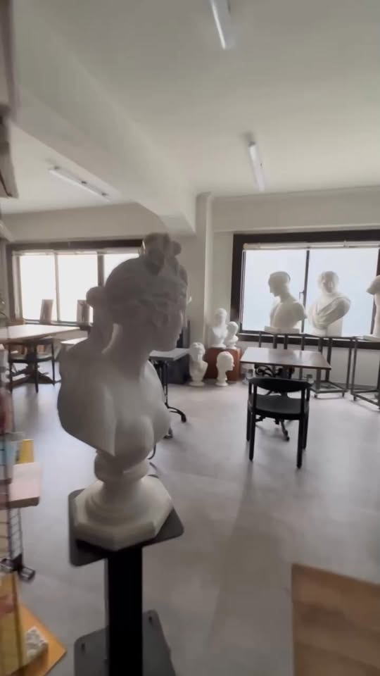 アートスクール銀座 Facebook ad: ART SCHOOL銀座の絵画教室は、いつからでも始められ、よい折に受講できるフレックス制、自分のアトリエのようにのび…