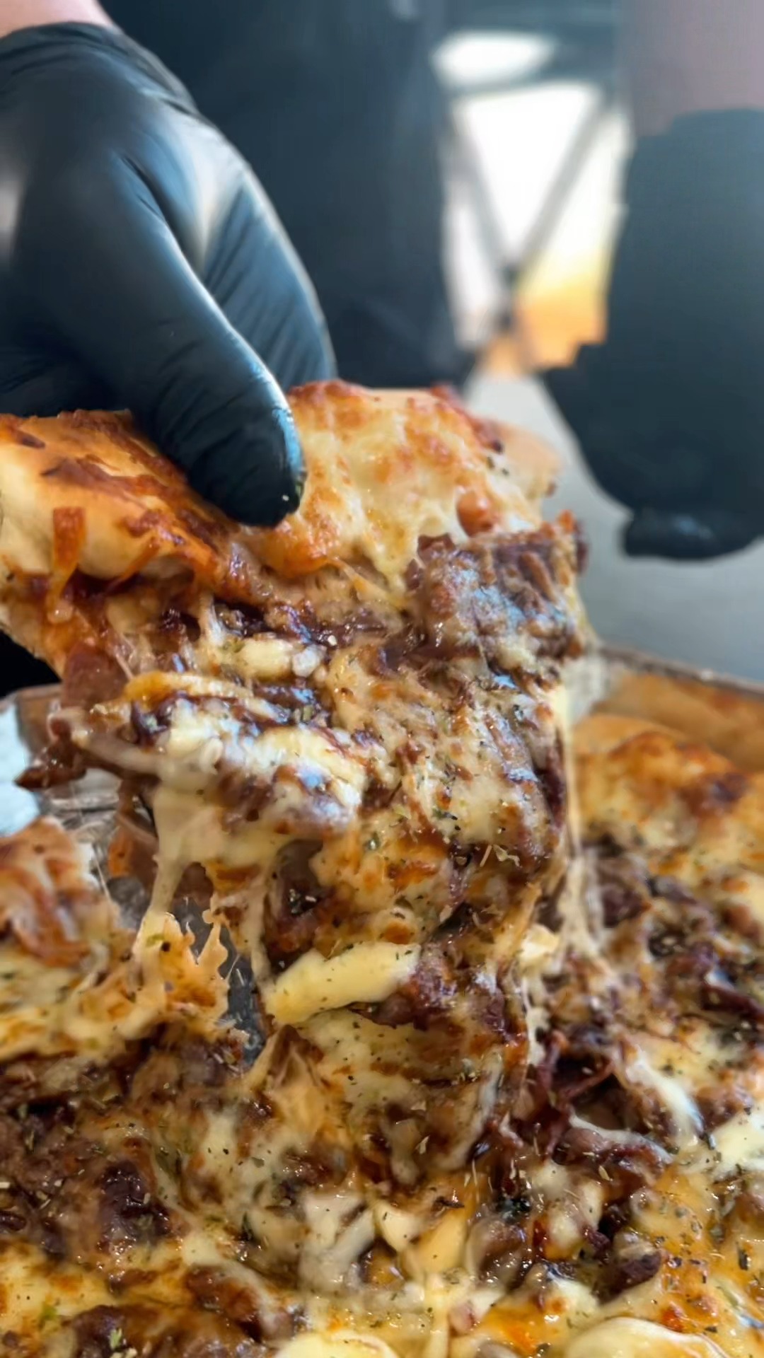 Coliseu da Pizza Delivery Facebook ad: Sextou… e nada combina mais com hoje do…