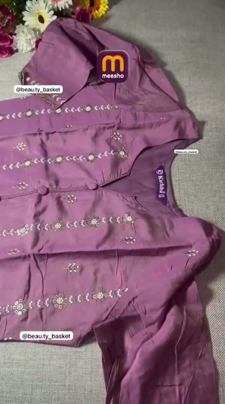 Beautybasket Facebook ad: beautiful premium dress