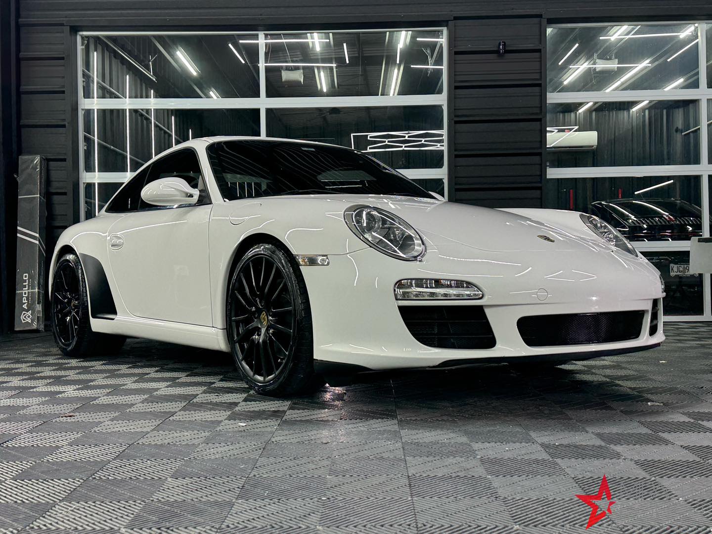Miracle Polish Facebook ad: Porsche Carrera S 2012 ahora 2025
