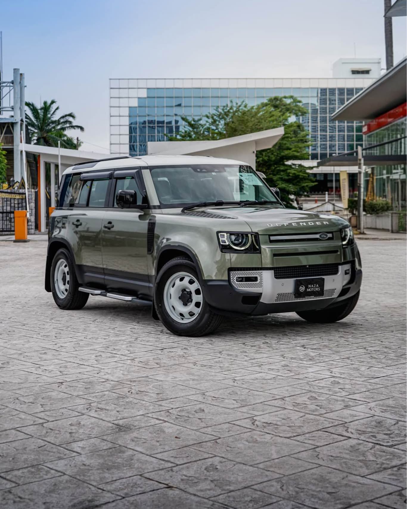 Aidil Shah Abu Bakar Facebook ad: 2022 Land Rover Defender 110 P300 S
