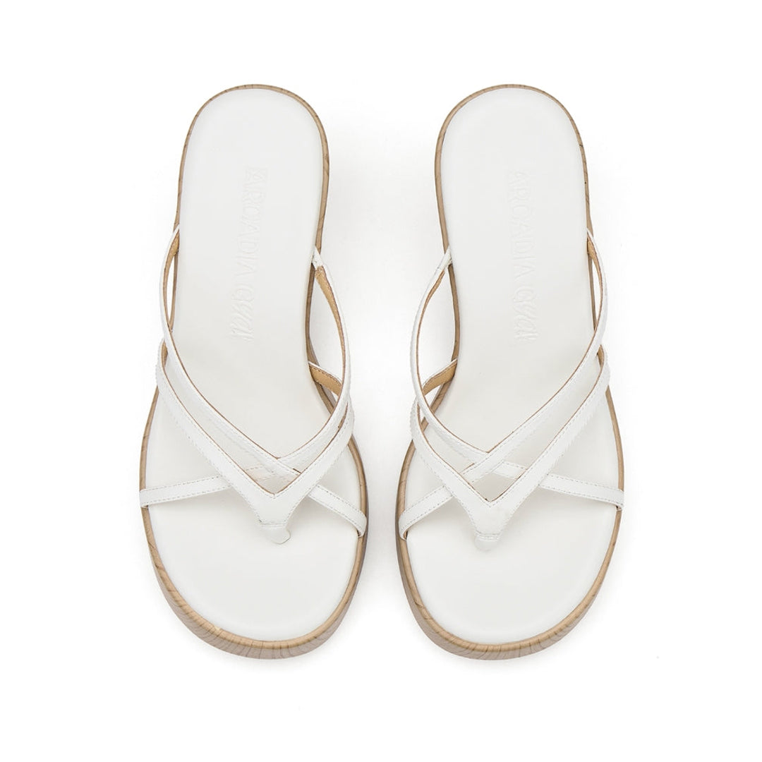 818oza Facebook ad: Now enjoy 20% OFF sitewide, your dream pair…