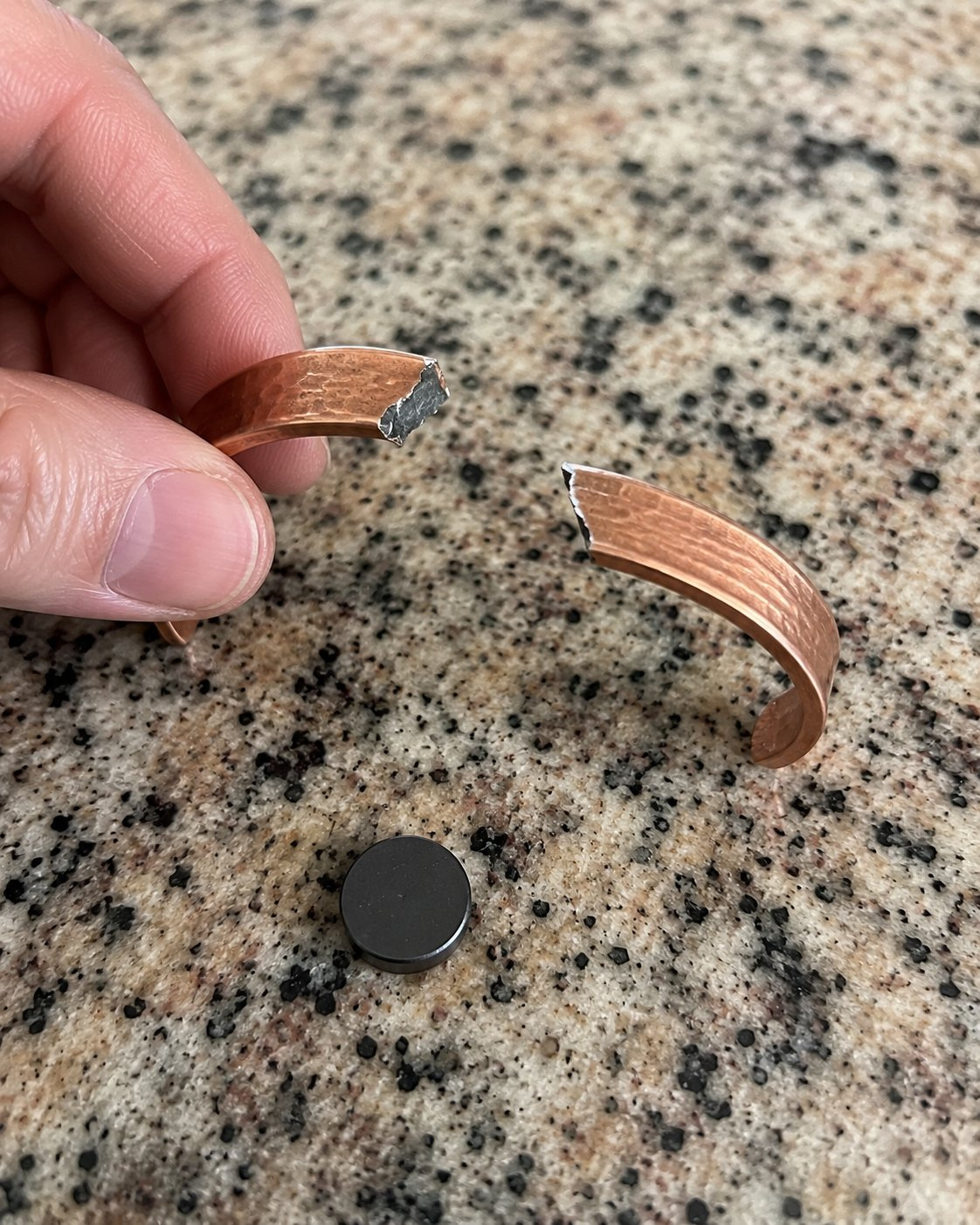Mark & Sarah Vancouver Facebook ad: Does copper jewelry actually work?