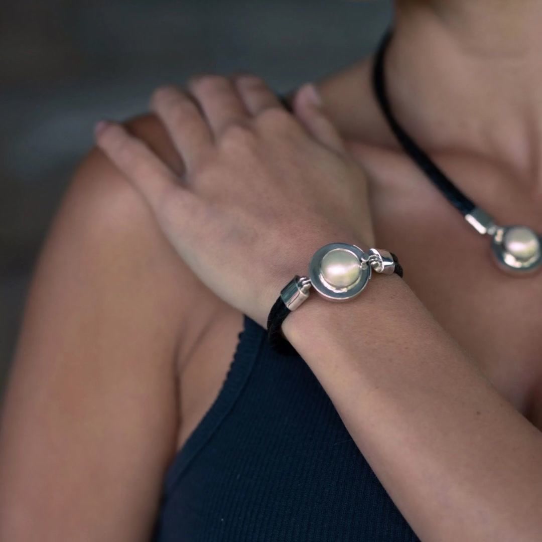 Aussie Bush Leather Facebook ad: Handcrafted Leather Bracelets
