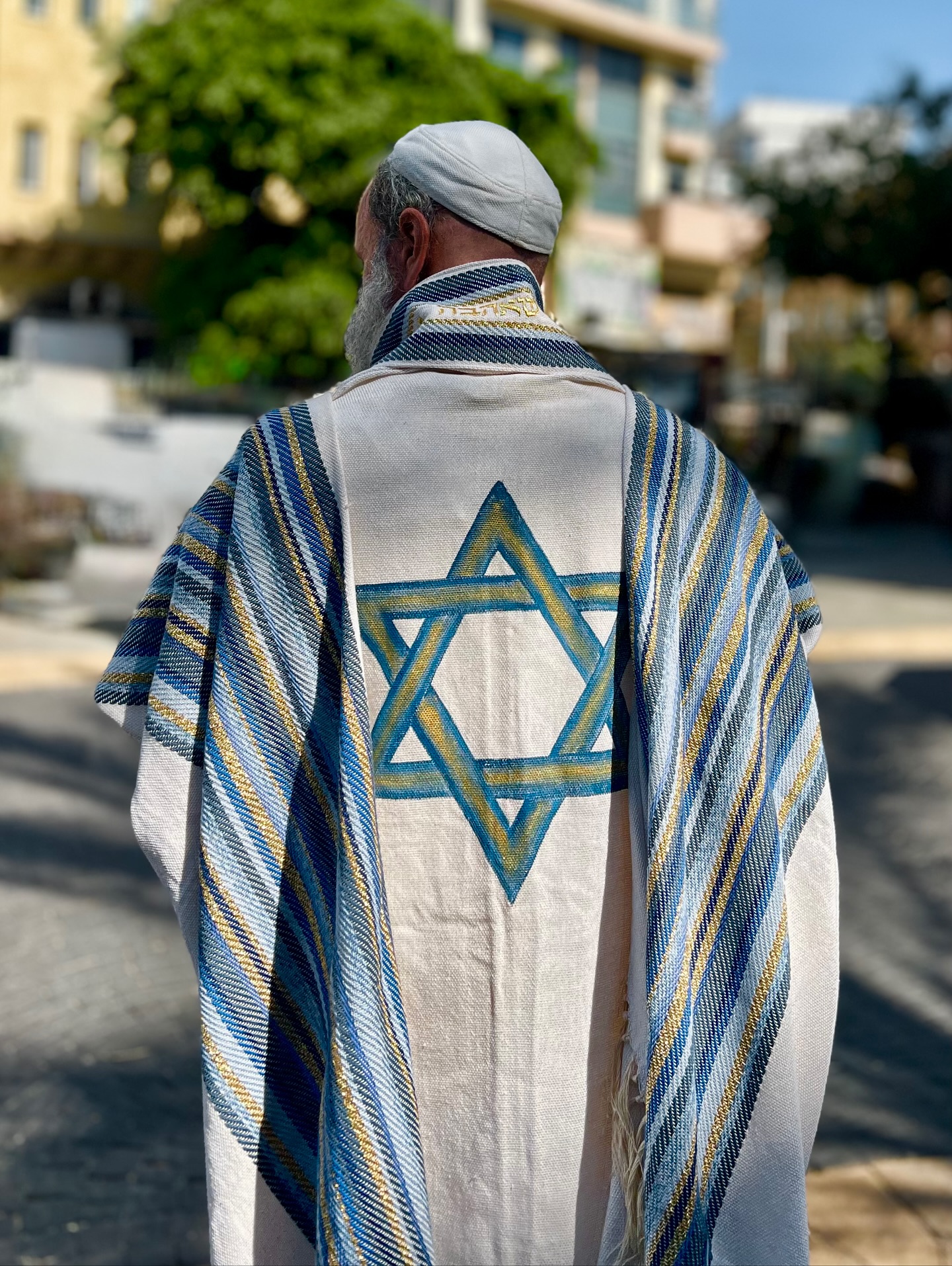 Tallis Man - Handwoven Tallitot Facebook ad: Shavua tov my friends!