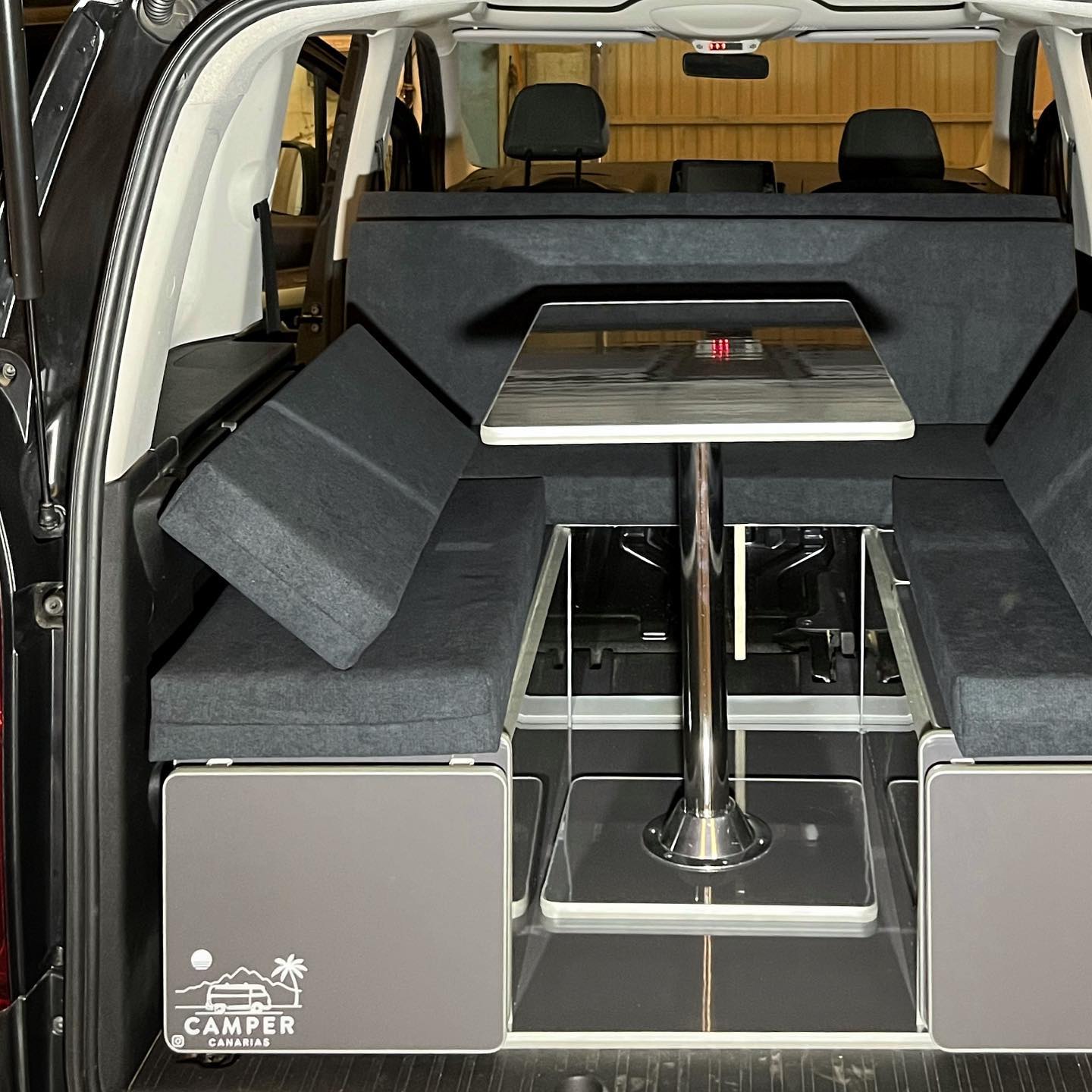 CamperCanarias Facebook ad: Modelo Lanza en esta Preciosa Berlingo