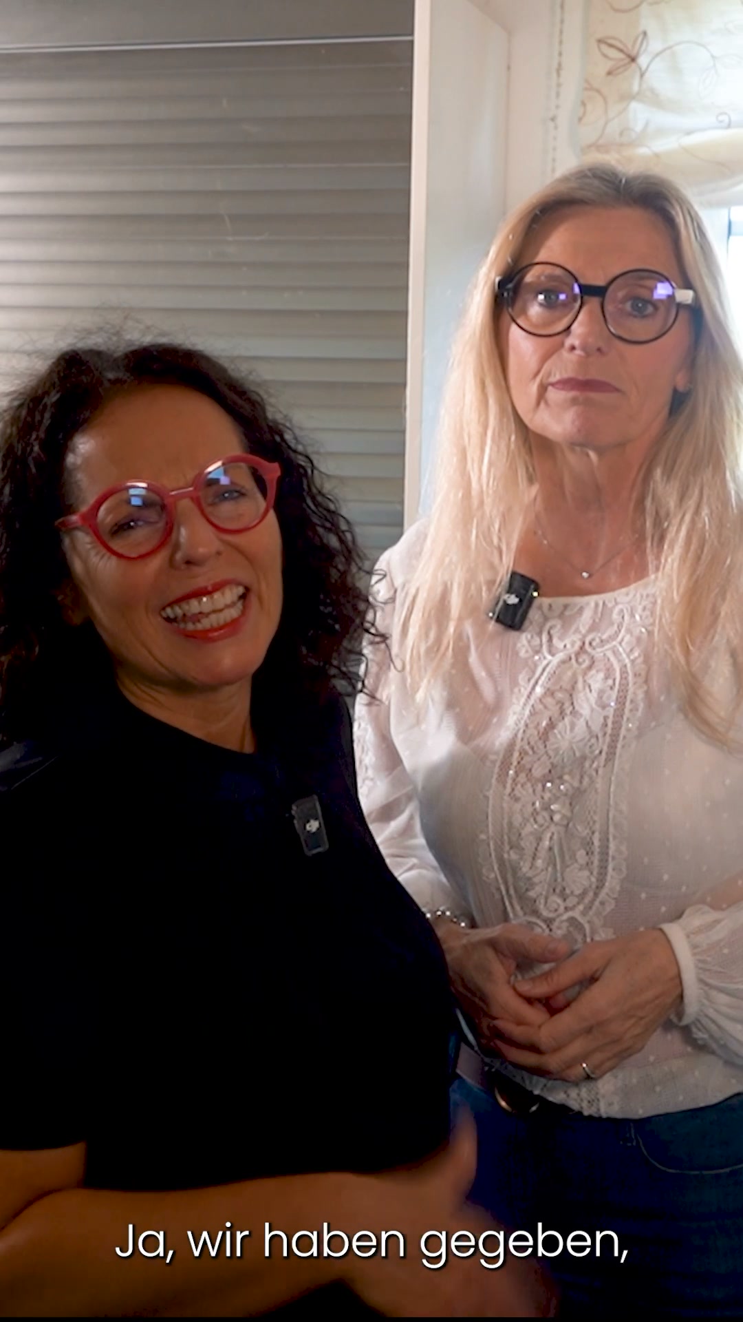 Susanne & Nicole Facebook ad: Generationen von Frauen haben gelernt, sich kleiner zu…
