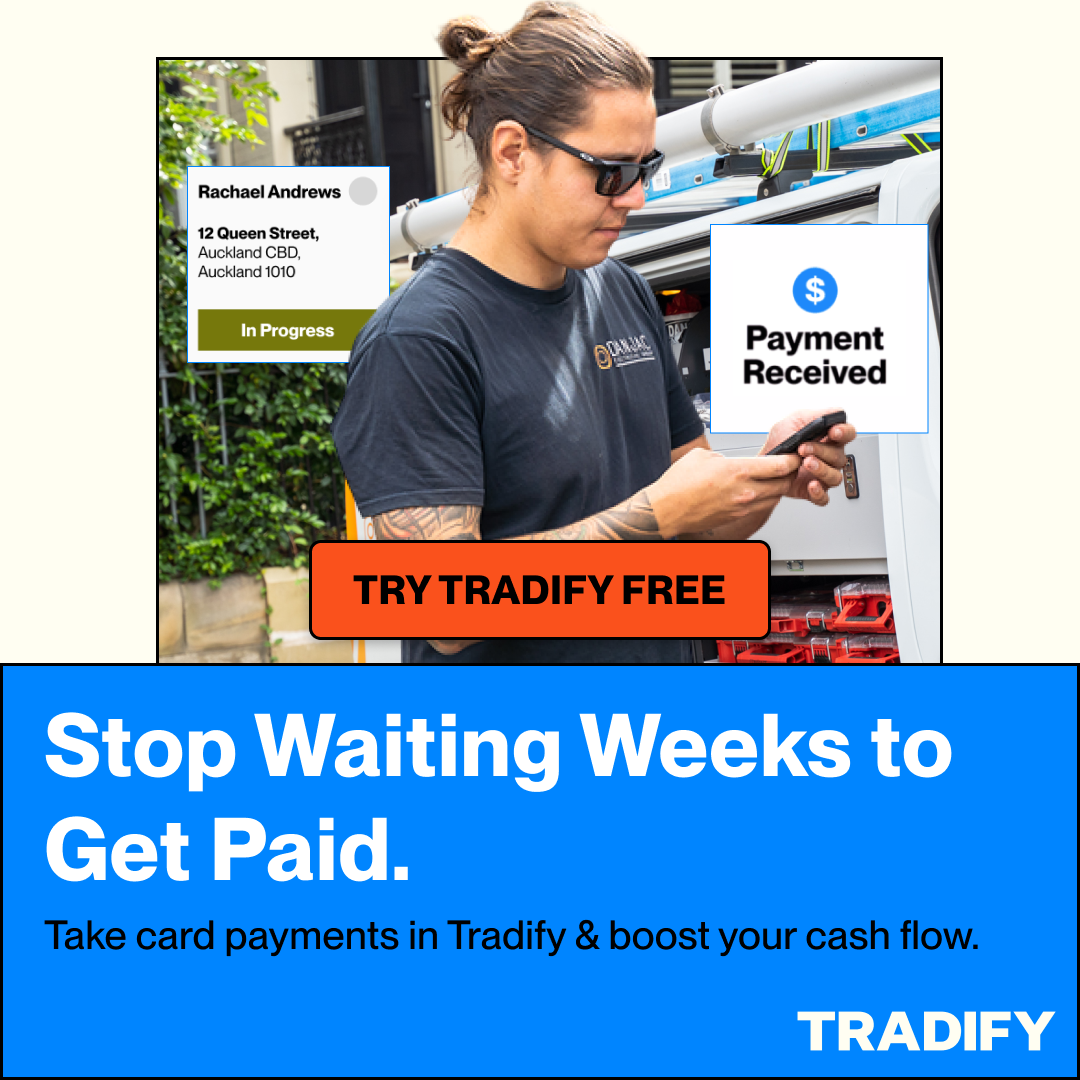 Tradify Facebook ad: Close the Gap on Your Cash Flow