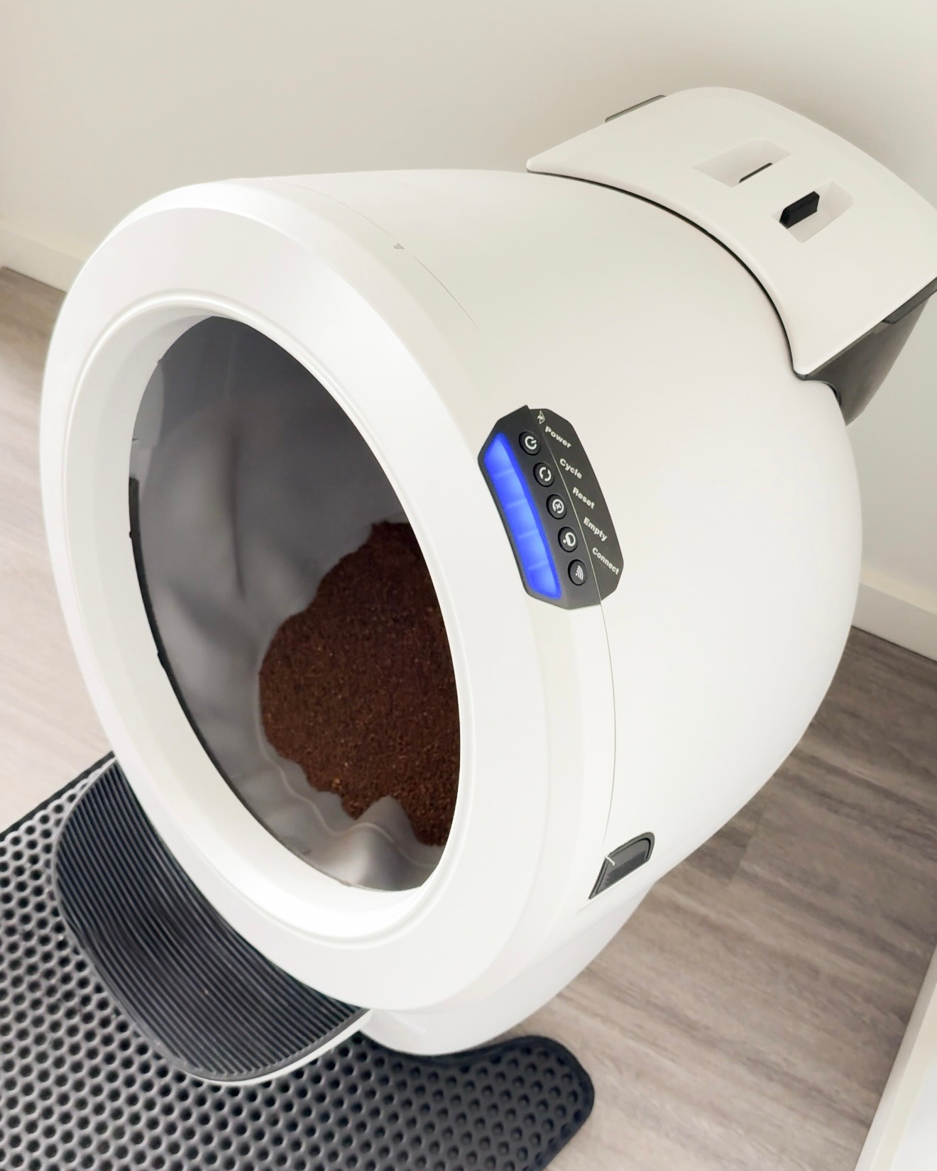 Litter-Robot by Whisker Facebook ad