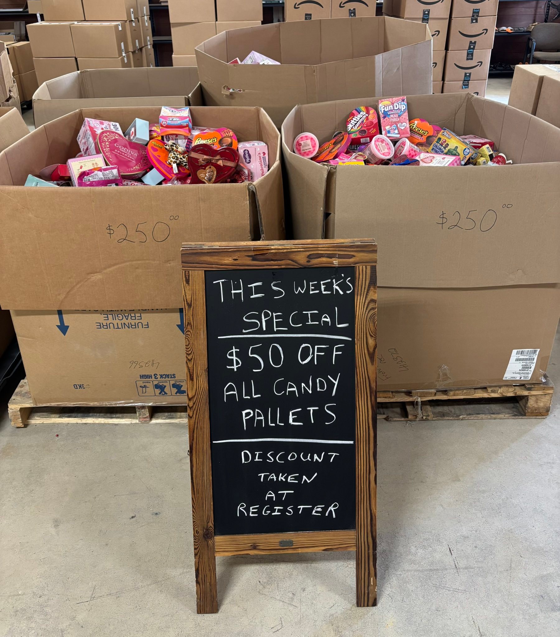 Liquidation City Facebook ad: NEW MYSTERY BOXES AND NEW PALLET PROGRAMS ARE…