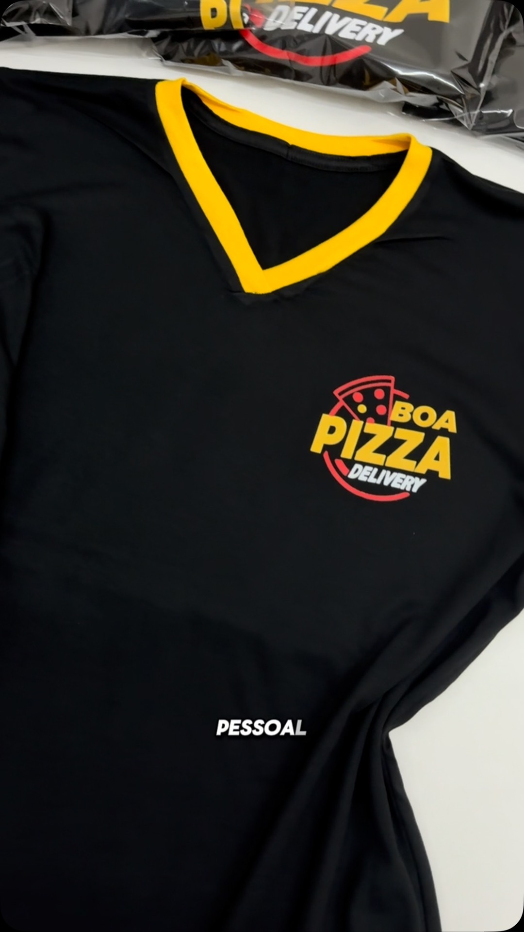 Pêki Facebook ad: Uniformes sob medida para quem entende de sabor!