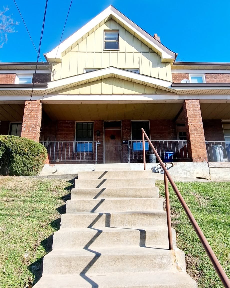 Freid El Corp Facebook ad: 4 Beds 1 Bath Townhouse