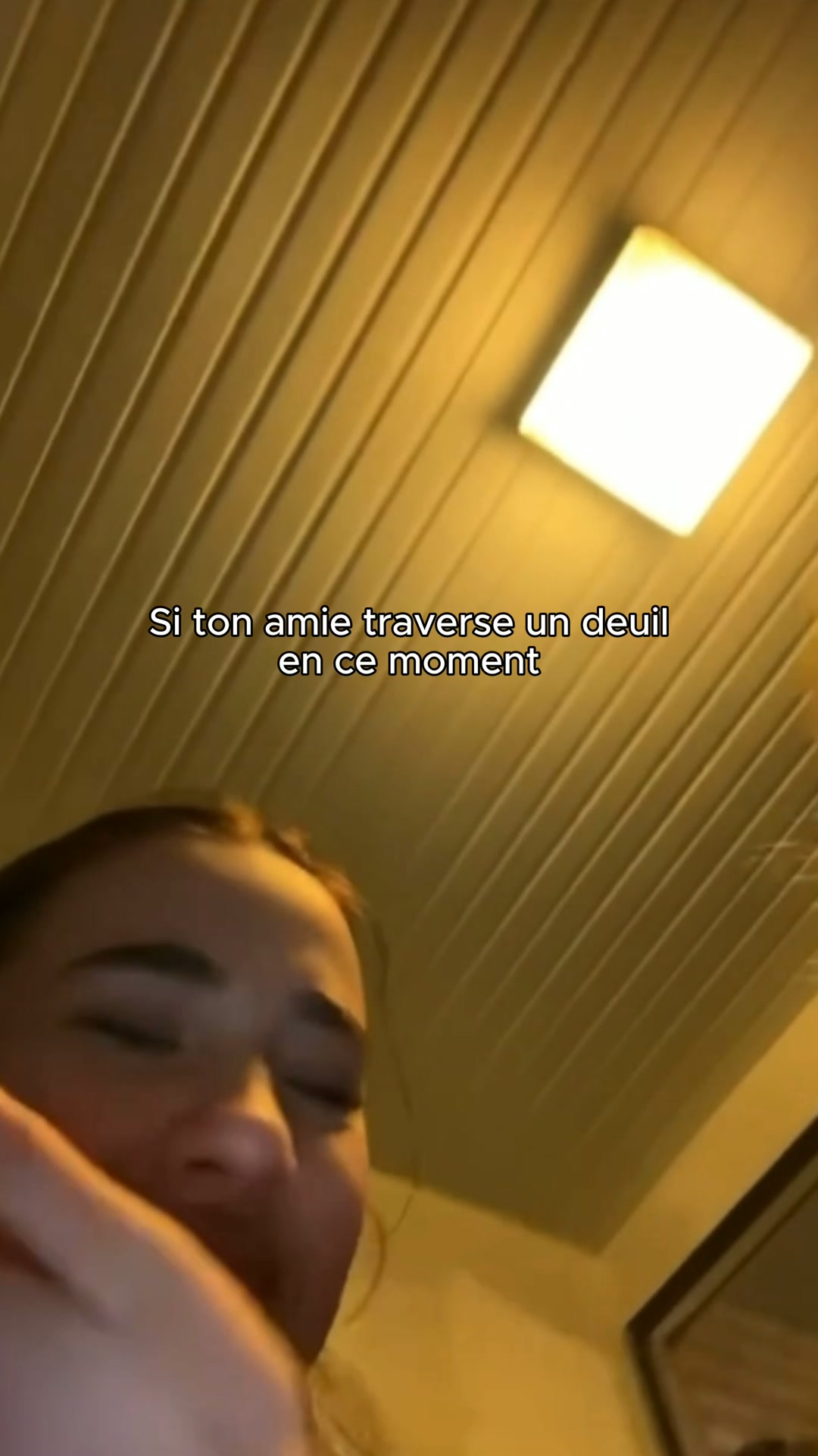 Unik Journal Facebook ad: Elle traverse l'enfer, et toi?