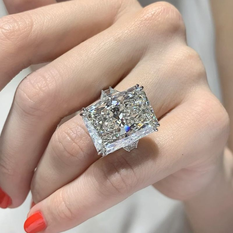 SayaBling Jewelry Facebook ad
