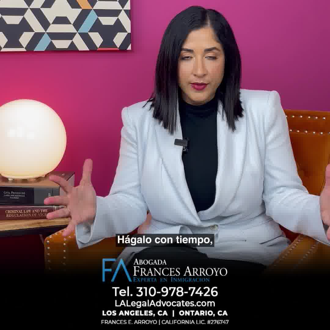 Abogada Frances Arroyo Facebook ad: ¿Está usted entrando a los Estados Unidos y tiene un…