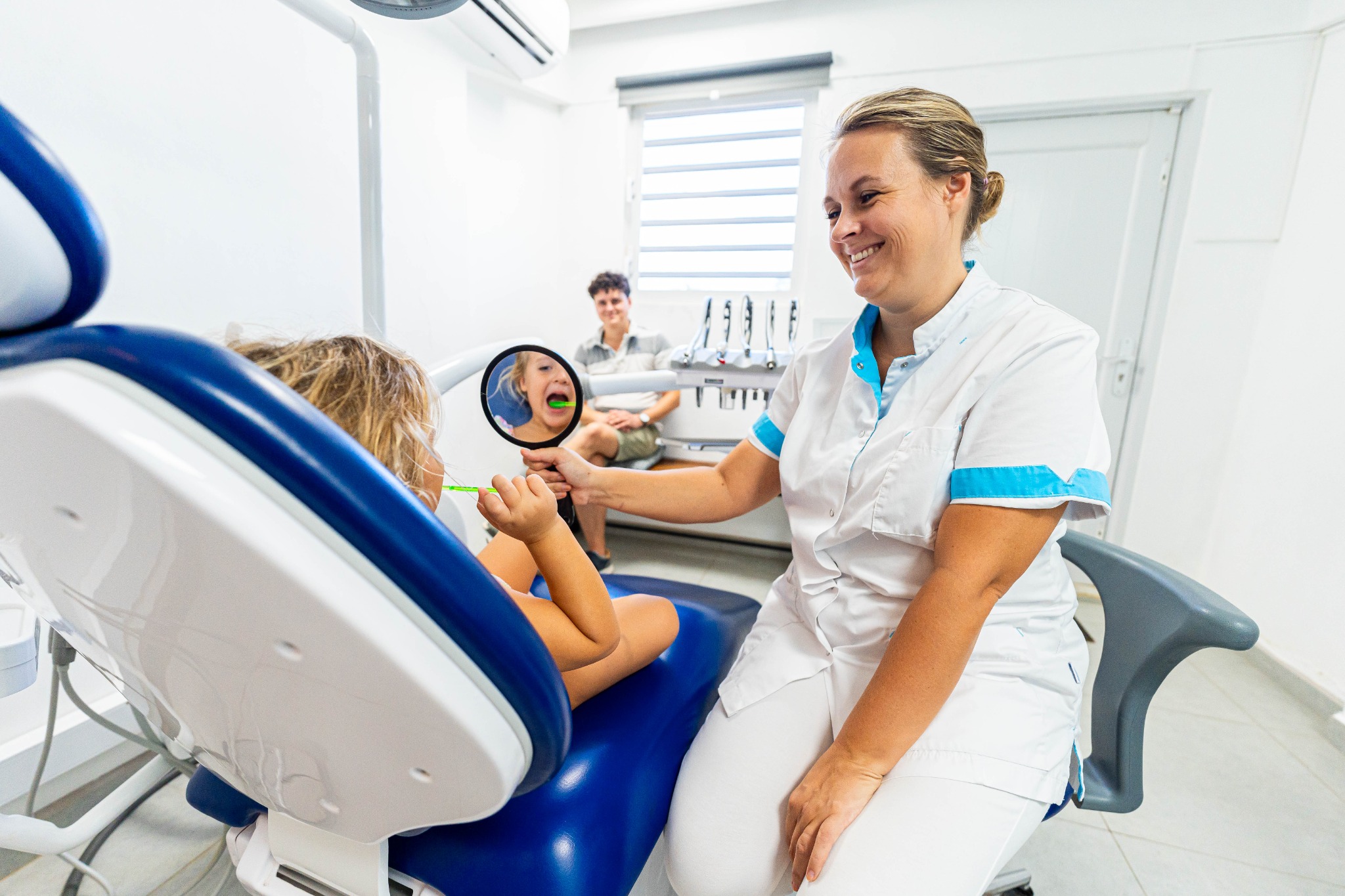 Mondhygiënist Bonaire Facebook ad: Gezond gebit, gratis zorg