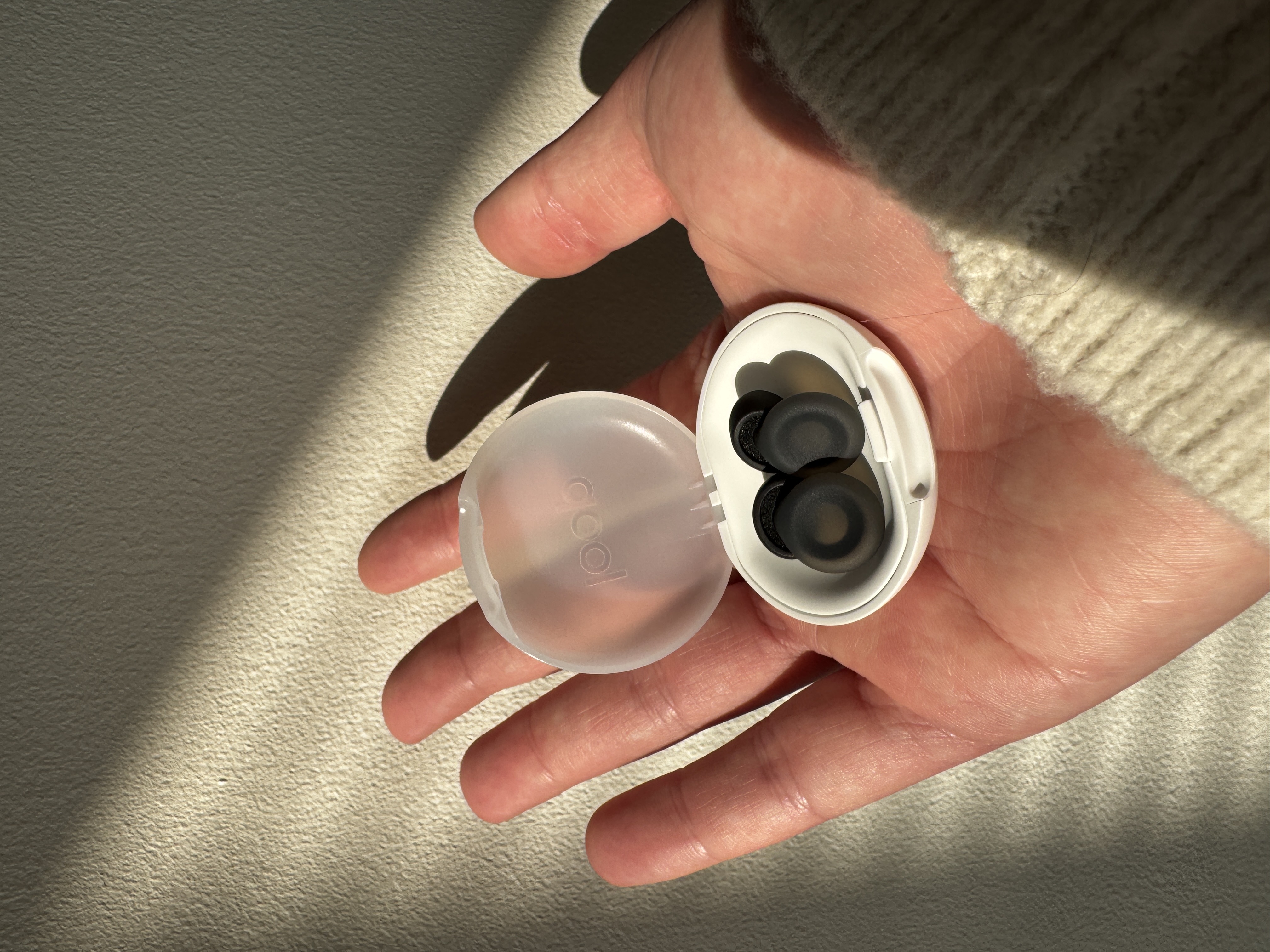 Ivory Bloc Facebook ad: Loop Dream: Noise Reduction for Deep Sleep - Loop Earplugs