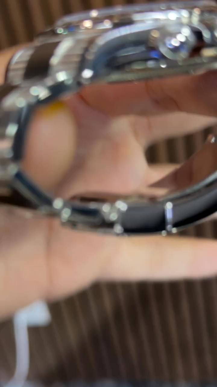 Wrist Life Facebook ad from Nov 18, 2025