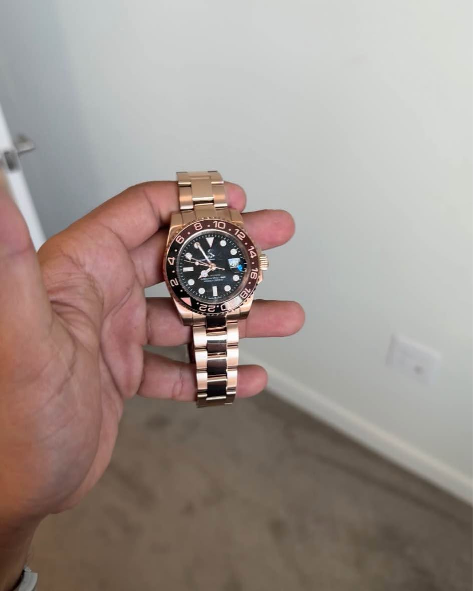 Yenifer Paumier Ramírez Facebook ad: Selling my watch