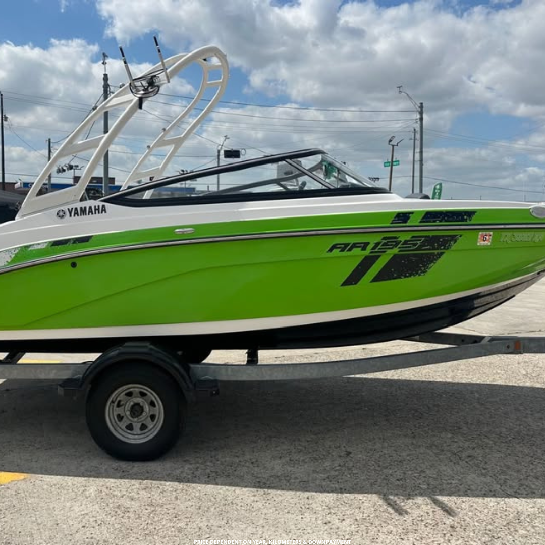 Boat Deal Canada Facebook ad