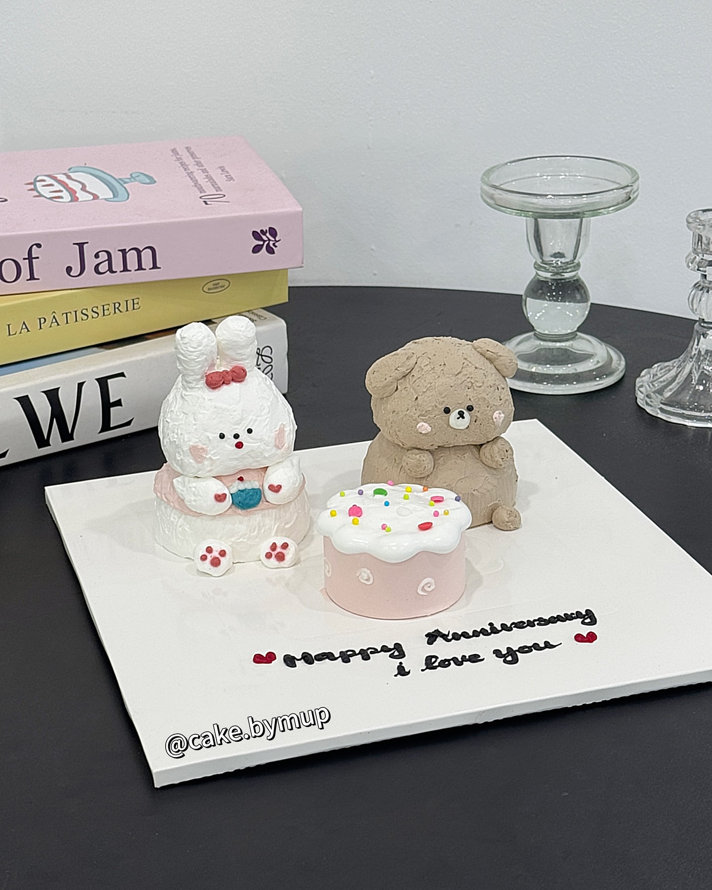 Tiệm bánh Cake By Mup Facebook ad: Mini cake tạo hình nhân vật bạn yêu…