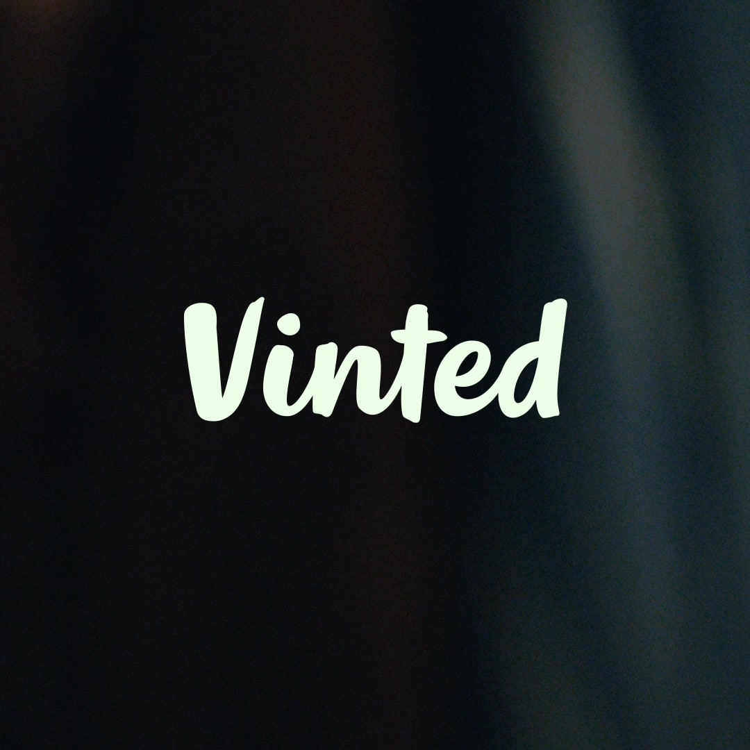 Vinted Facebook ad: Clear your space, earn extra cash