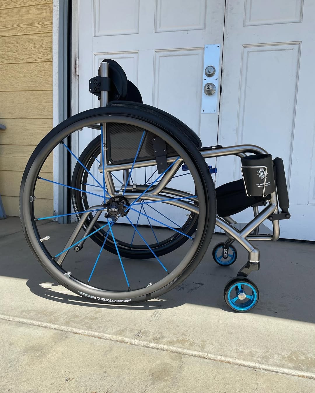Linda Thompson Facebook ad: Read This If Hip Surgery Keeps You Up At Night