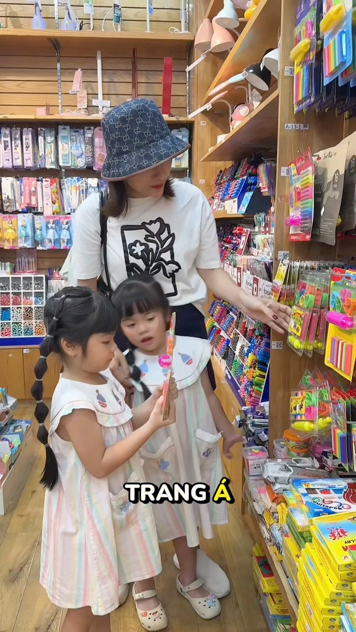 Diễn viên Vân Trang Facebook ad: Gần khai giảng, mẹ hoang mang có nên…