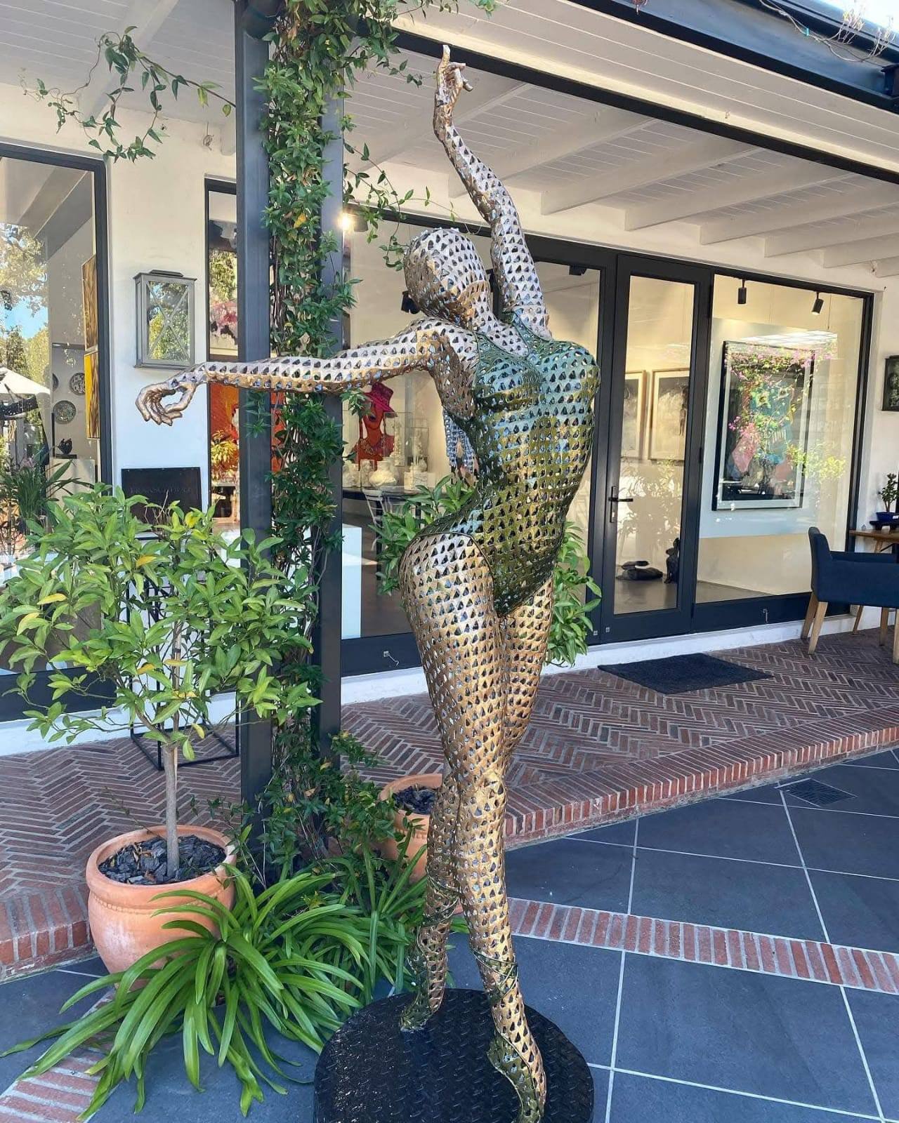 Roy Rwanga Facebook ad: RoyalMetal Art sculptures has stunning new sculptures ready…