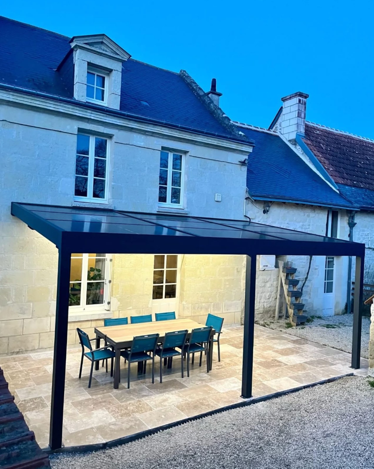 Vos Aides France Facebook ad: Pergola financée par les aides