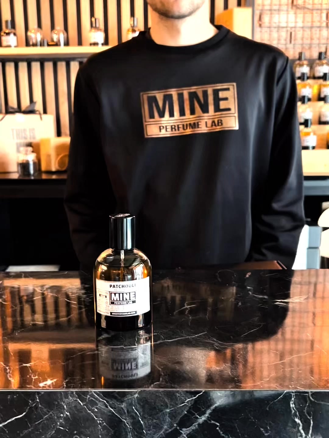 MINE Perfume Lab Facebook ad: Profumi Artigianali Fatti a Mano