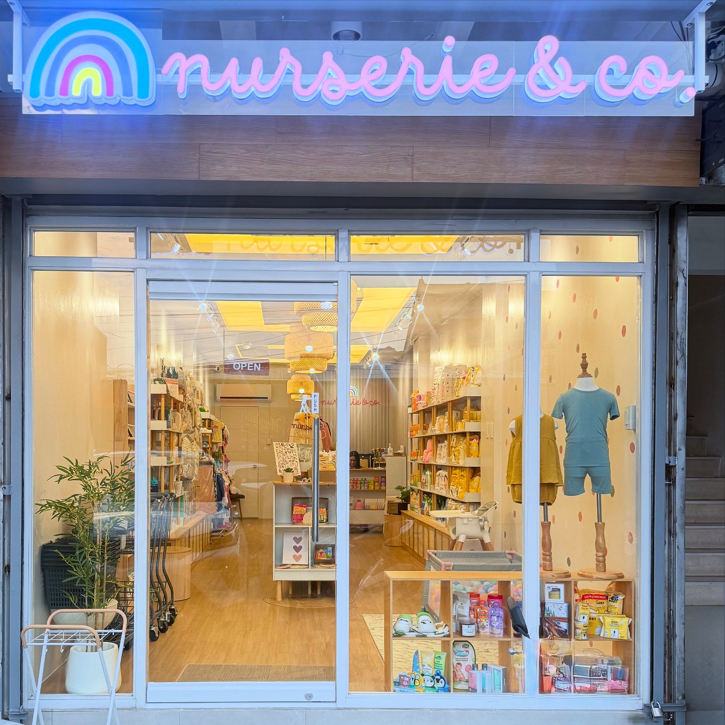 Nurserie • Modern Baby Shop Facebook ad
