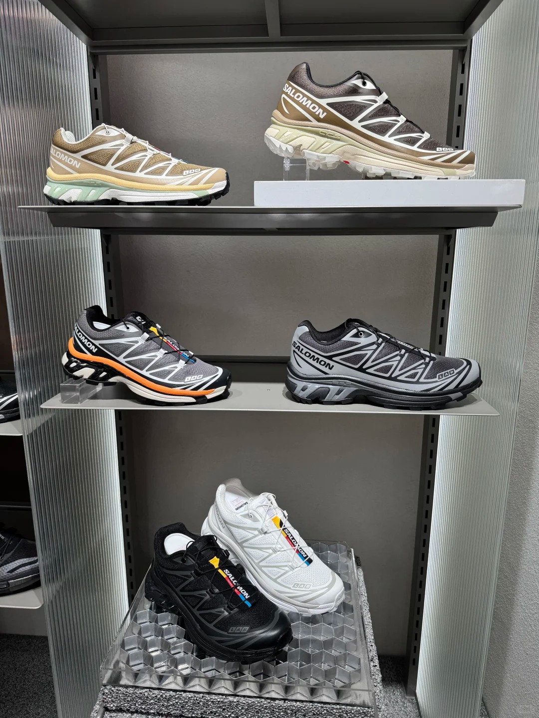 Salomon-fans Facebook ad: Sneakersy Salomon: Wyprzedaż ograniczona czasowo