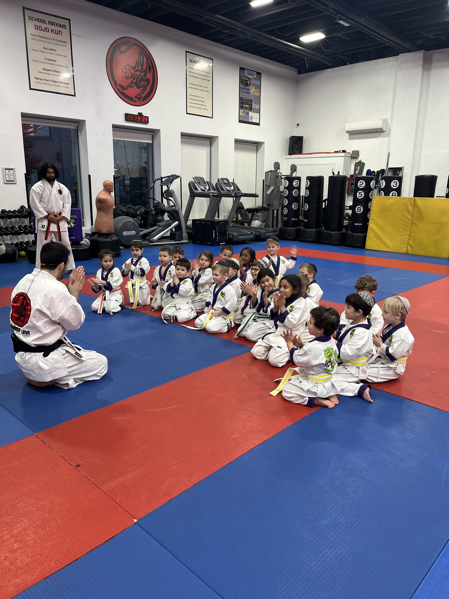 Warren Levi Martial Arts & Fitness Facebook ad: 4 Weeks FREE, Plus a $49 Reward