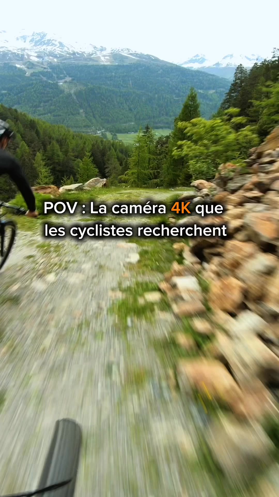 Moovora Facebook ad: Profitez. Moovora s’occupe du reste.