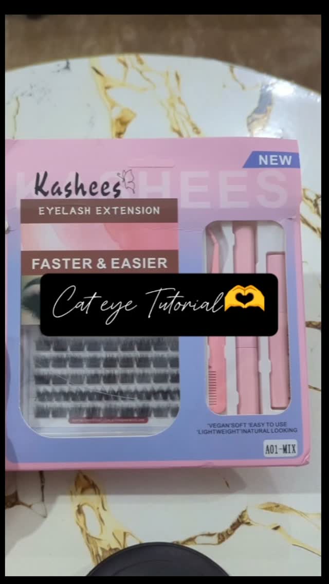 Glowbymomina Facebook ad: EyeLash Extension Kit with glue and remover