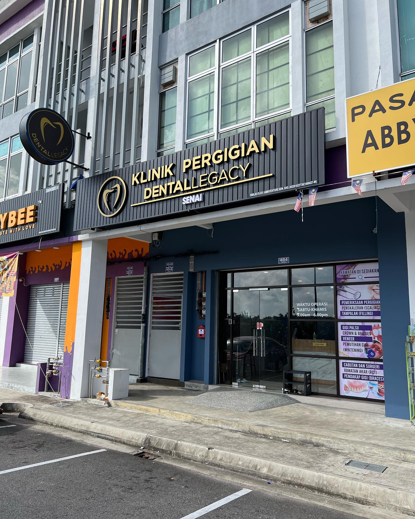 Klinik Pergigian Dental Legacy Senai Facebook ad: Adakah anda masih tercari-cari Klinik Gigi yang selesa…