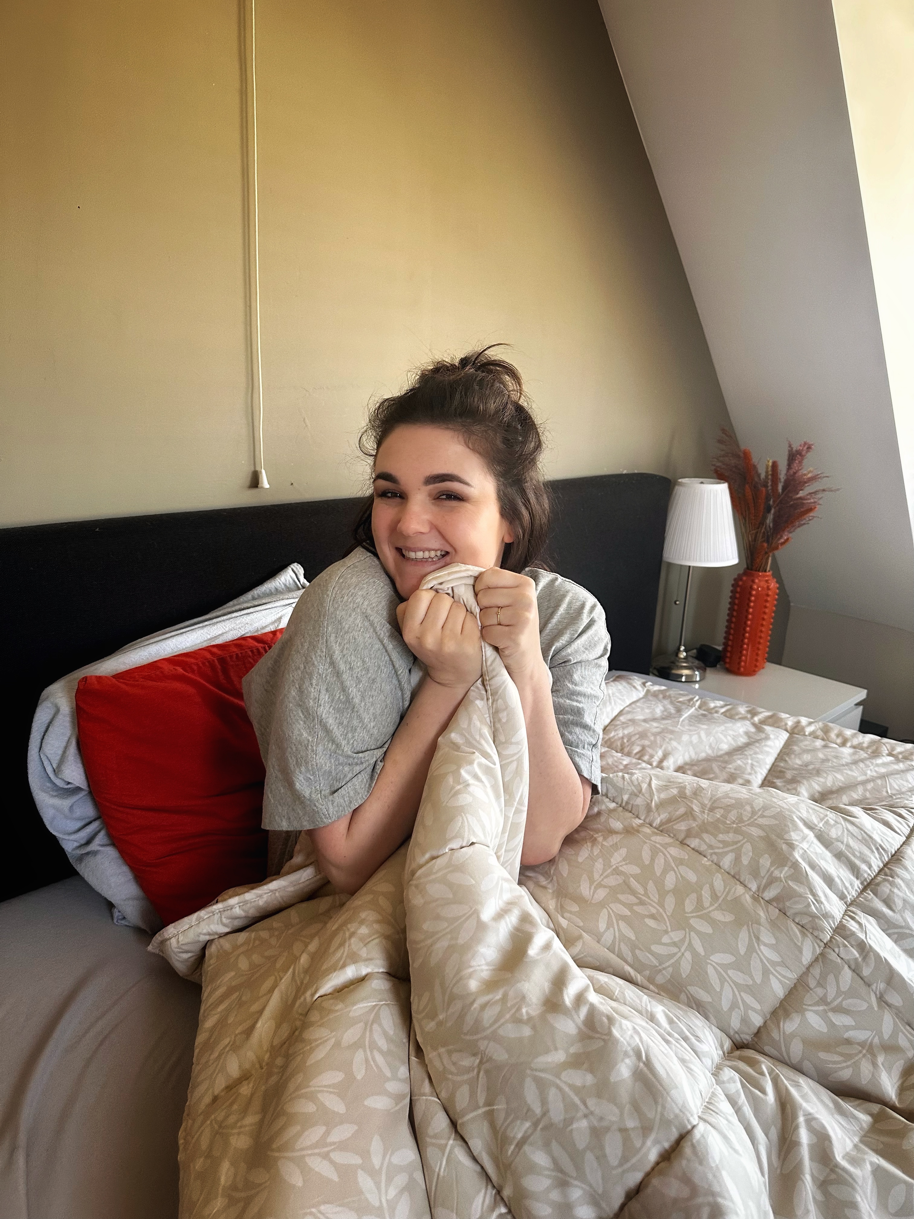 HappyBed Facebook ad