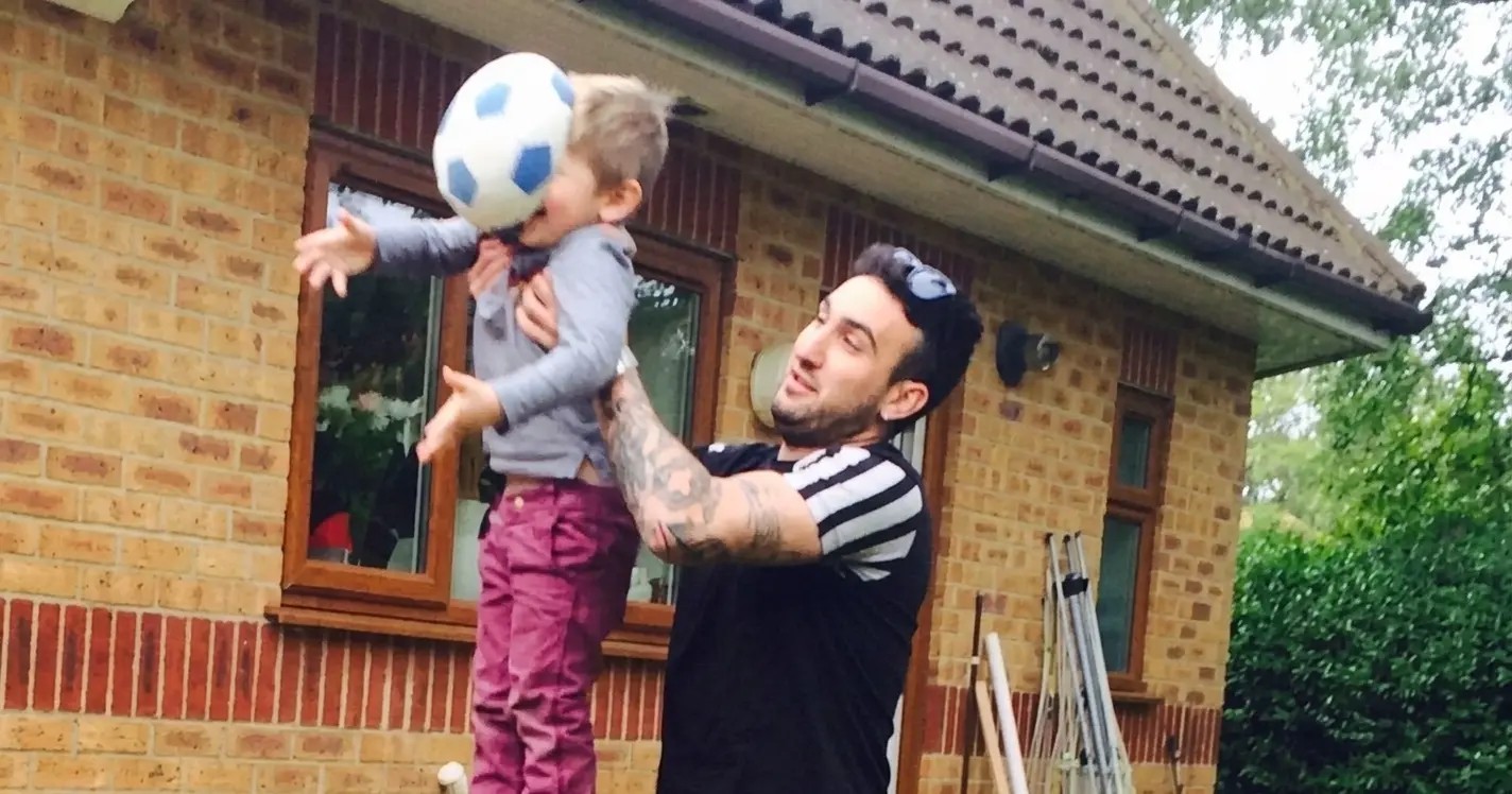 Helpful Hints Digest Facebook ad: Dad Fails Caught on Camera