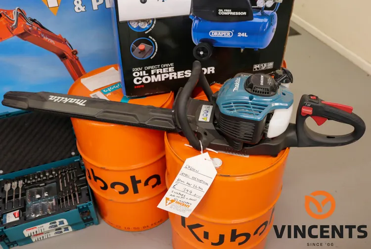 Find That Asset Facebook ad: Looking for a Makita EH6000W / Petrol Hedgetrimmer?