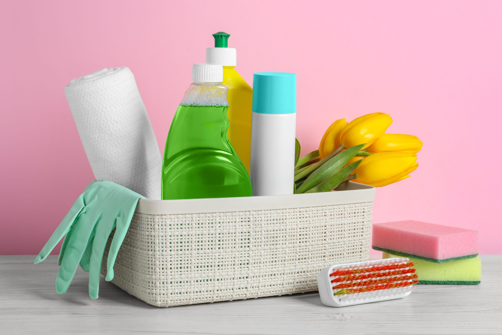Real Simple Facebook ad: Ultimate Spring Cleaning Guide