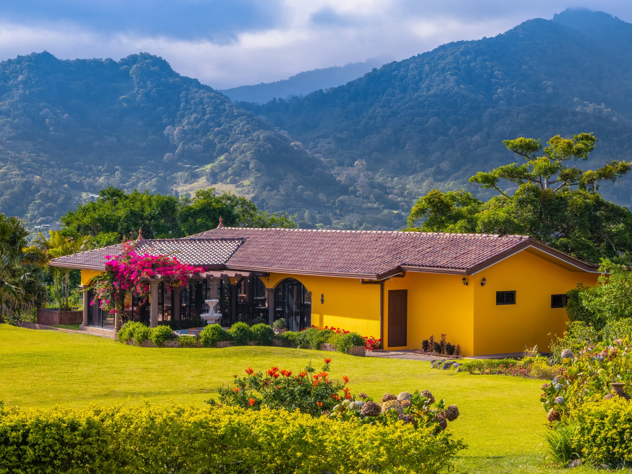 Los Establos Boutique Resort Facebook ad: Los Establos Boutique Resort Panama Hotel, Vacation Rentals