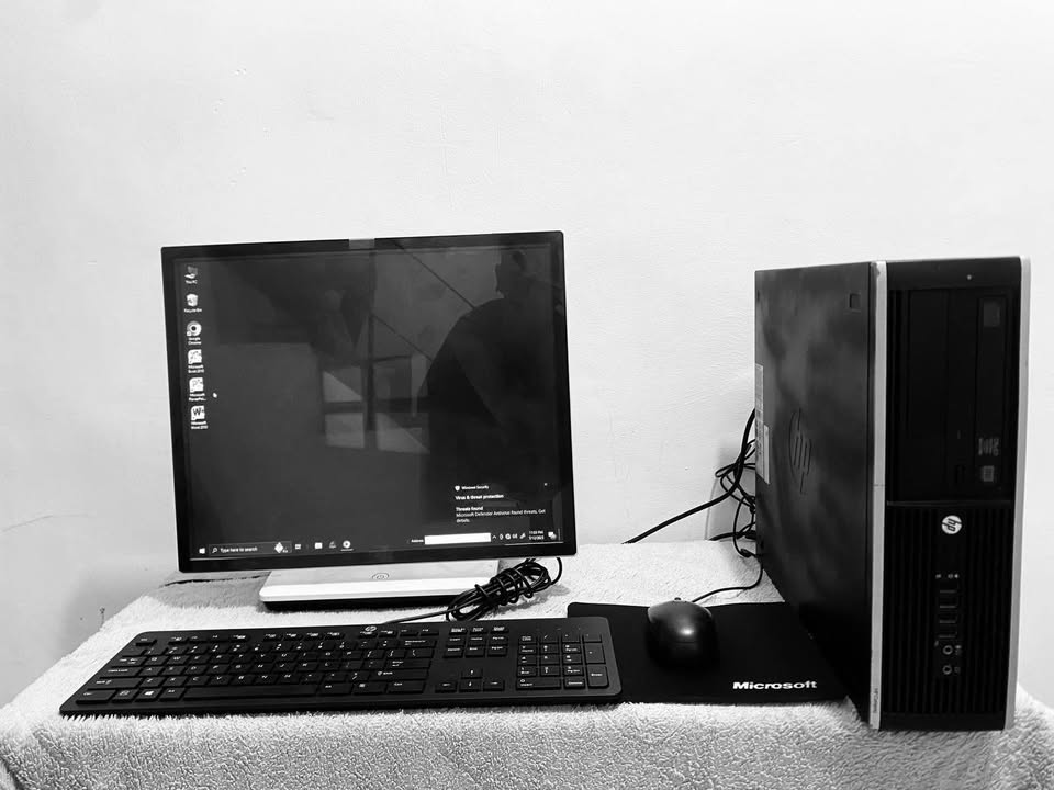 Desktop Warehouse Facebook ad: CORE i5 ₱4899 ONLY!