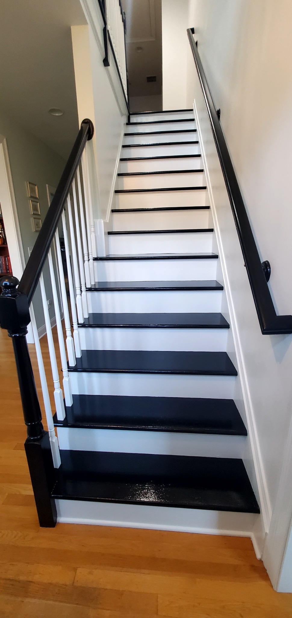 KM&M Enterprises LLC Facebook ad: $499/Room Winter Painting Special