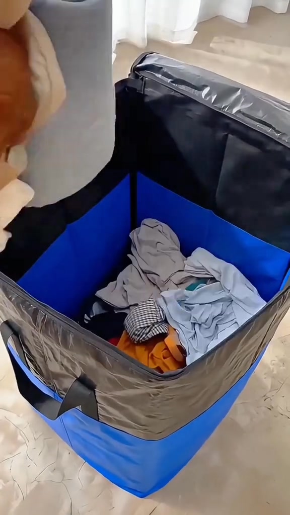 Boomforing Facebook ad: Extra-large heavy-duty storage bag, perfect for moving…