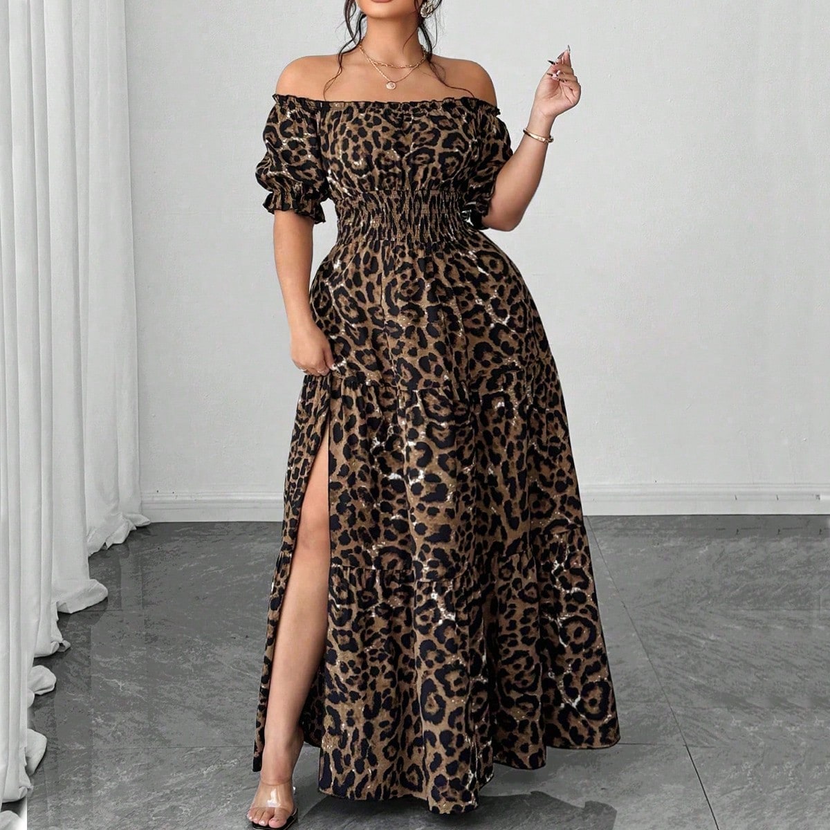 SHEIN CURVE Facebook ad: Become a fashionista!
