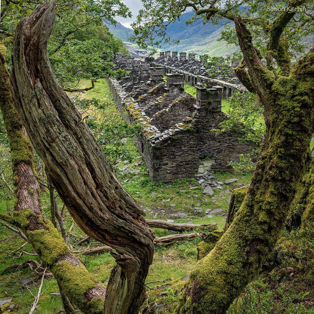 North Wales Photographer Simon Kitchin Facebook ad: Photography workshops in Eryri Snowdonia including the…